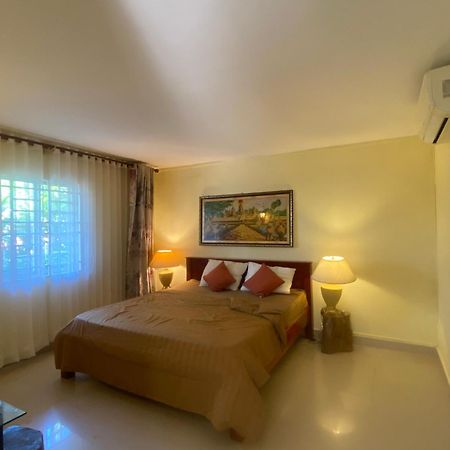 Homestay Yellow Natural House シェムリアップ エクステリア 写真