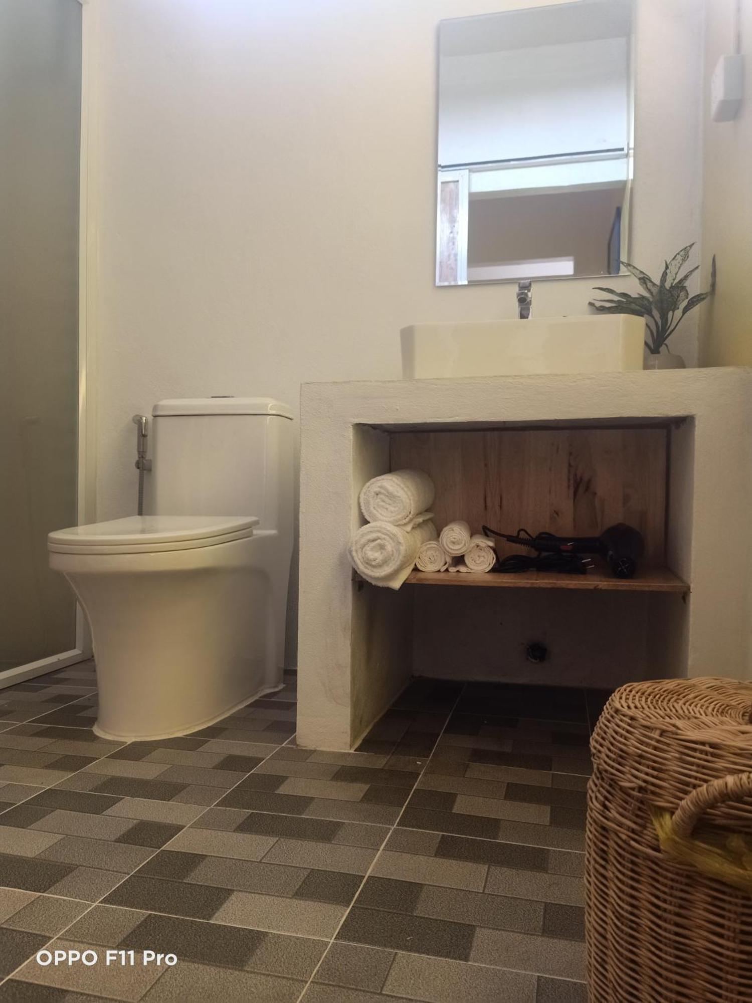 Homestay Yellow Natural House シェムリアップ エクステリア 写真