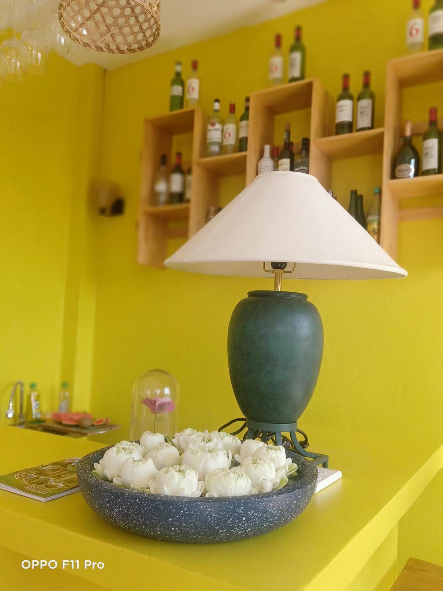 Homestay Yellow Natural House シェムリアップ エクステリア 写真