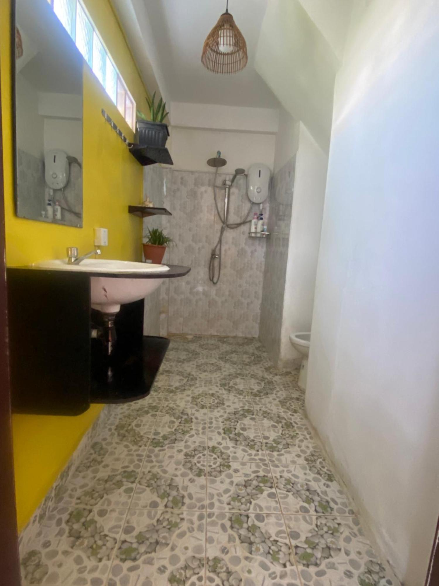 Homestay Yellow Natural House シェムリアップ エクステリア 写真