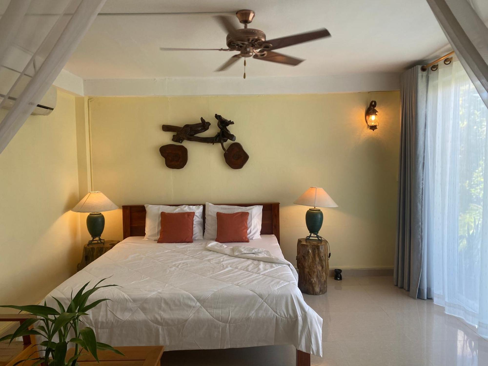 Homestay Yellow Natural House シェムリアップ エクステリア 写真